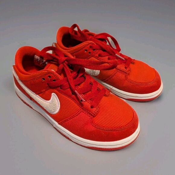 Nike Dunk Low Valentine's Day Red Pink Sneakers FZ3549-612 Size 1.5Y - Picture 1 of 7